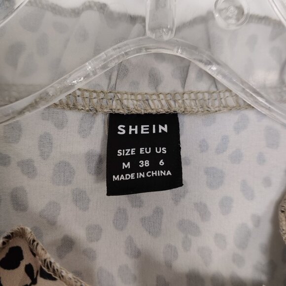 SHEIN Women's Blouse Size M Tiered Tan Black Leopard Cheetah Print Casual Modest - Picture 2 of 10